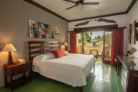 Club del Mar Oceanfront Hotels in Jaco