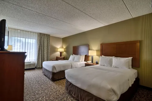 Clarion Inn & Suites - University Area - 2 Sao