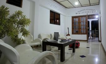 Aura City Hostel