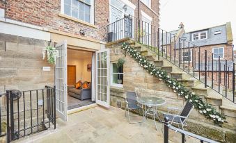 Host & Stay - Knight Retreat