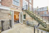 主持人住宿騎士撤退