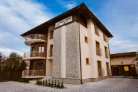 Ave, Alba! Hotels near D M