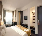 Metropole Hotels in Kolkata