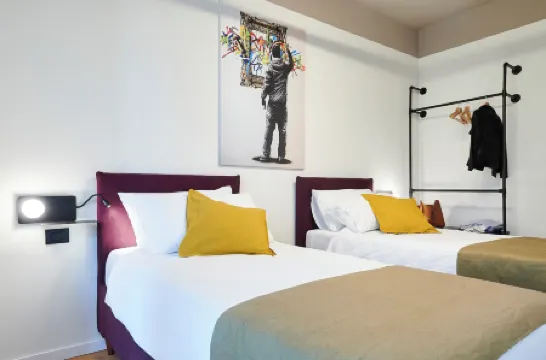 Vega Ribbon Отели рядом с достопримечательностью «Кастелло Сфорцеско»