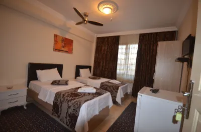 Gozde Pansiyon Otel Отели рядом с достопримечательностью «Ysk Center»