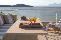 The Marble Resort - Pemandangan Pantai