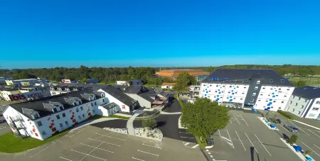 Ibis la Roche-Sur-Yon Отели в г. Муийрон-ле-Каптиф