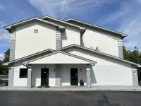 Super 8 by Wyndham Greensboro/Coliseum/Conv. Hotels near Greensboro Coliseum