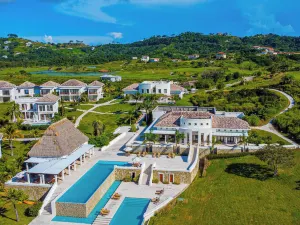 Las Verandas Hotel & Villas