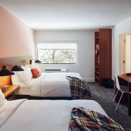 The Longleaf Hotel Отели рядом с достопримечательностью «Мемориальная колокольня»