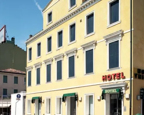 Hotel Trieste Hotels near Carpenedo