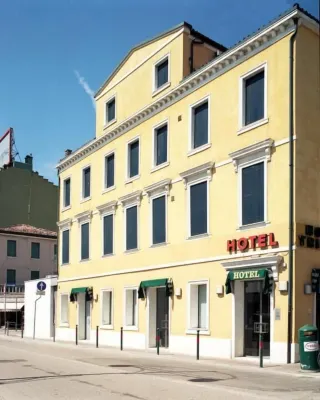 Hotel Trieste Отели в г. Венеция