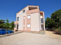 Apartments Branka Hotels in Starigrad