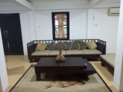 T-Rooms Homestay Bandara Hotels in Kebun Bunga