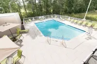 Hampton Inn & Suites Walterboro - Pools