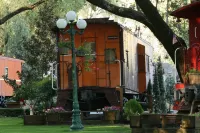 Featherbed Railroad B&B Resort Hotels in Nice