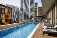 Crowne Plaza SYDNEY DARLING HARBOUR by IHG - Infinity Pools