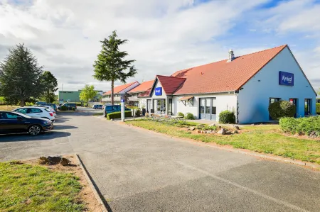 Kyriad Peronne Отели в г. Омблё