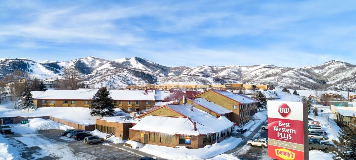 Best Western Plus Landmark Inn Hotels in Самміт
