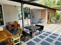 Koh Jum Bungalow & Hostel Hotels in Koh Jum