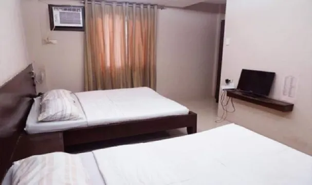 Hidden Pearl Hotel (Janus Luxury Suites)