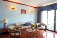 Dee-Lek Guesthouse and Restaurant