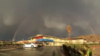 Hilltop Inn & Suites Hotel di Apple Valley