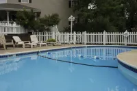 Gazebo Inn - Pools