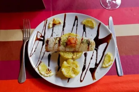 Hôtel Saint Etienne Отели рядом с достопримечательностью «Грот де Массабьель»