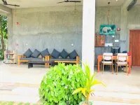 Surf Gangs Arugambay Hotels in Arugam