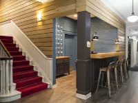 Majestic Hotel Hotels near Lakeview