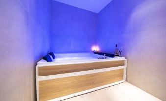 Elite Accommodations & Hydromassage Pool