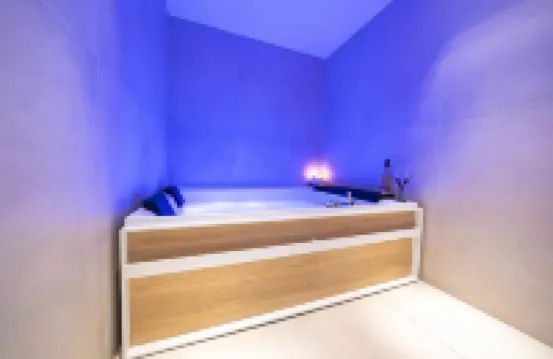 Elite Accommodations & Hydromassage Pool