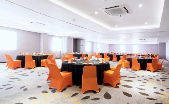 J Hotel - Bandara Soekarno Hatta