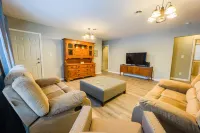 The Stone Castle - with Private Yard & Parking, Near Falls & Casino by Niagara Hospitality