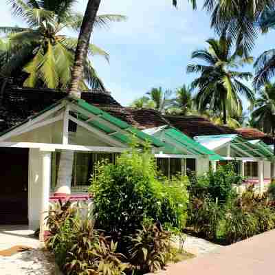 Colmar Beach Resort Hotel Exterior