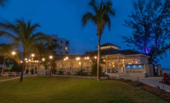 Luxury Collection at Sea Breeze Beach House by Ocean Hotels