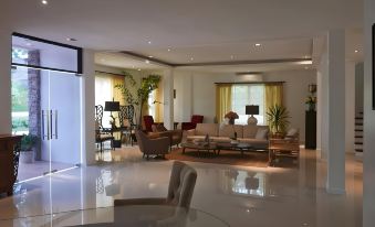 Bellagio Hills Hotel and Restaurant