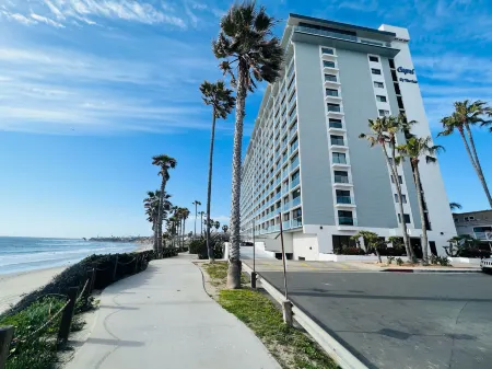 Ocean View Luxury Condo Oceanfront and Pool Отели рядом с достопримечательностью «Шелл Бич»