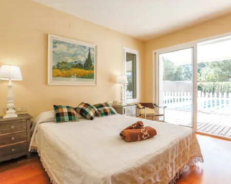 距錫切斯僅10分鐘，帶私人花園和泳池的房子 聖佩德羅-德里瓦斯酒店