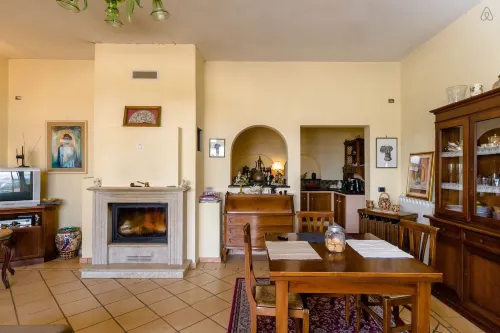 Room in Villa - Room on the Hill with Garden and Sea View Hotels in Leivi