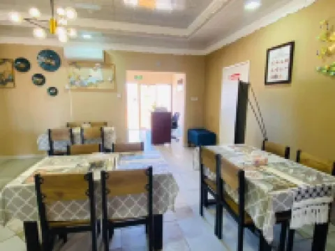 Canna Lilly Guest House Hotéis em Serowe