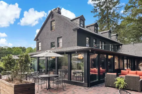 Peri Social House Hotel a Black Mountain