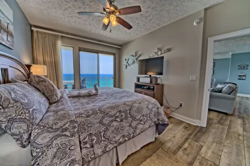 Beautiful Condo with Spacious Balcony to Enjoy Fascinating Ocean View - Unit 1002 by RedAwning
