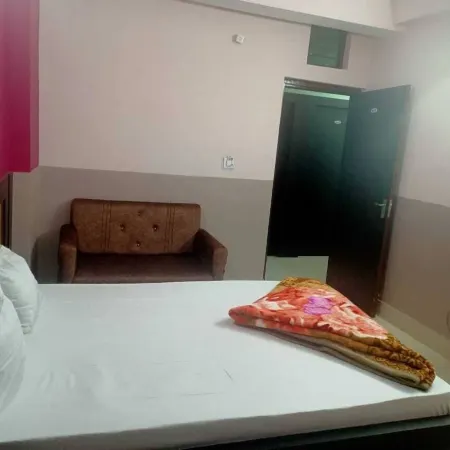 New Yatrik Hotel