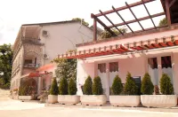 Apartments Kestenovi Dvori Hotels in Ловран