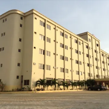 Pinnacle Hotels and Suites