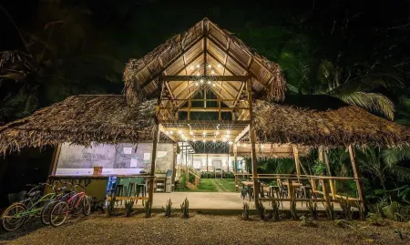 Somewhere Bocas del Toro Отели рядом с достопримечательностью «Колон»