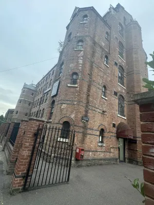 1 Bed Flat - Sleeps 2 - Parking - Balcony - Wifi - balcone