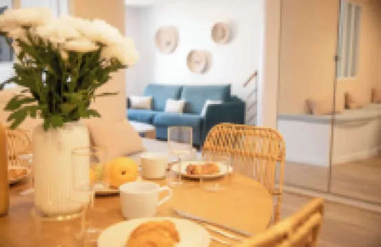 Nice 2 Bed Flat - Hyper Centre St Tropez